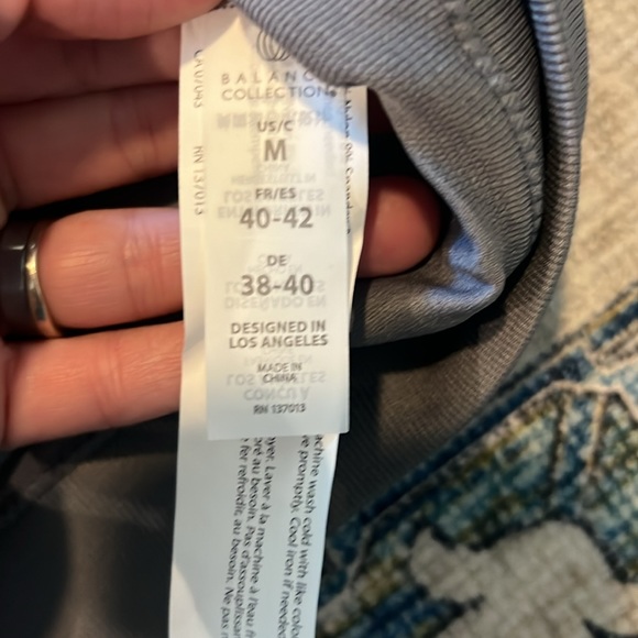 2 sports bra size Medium - Picture 8 of 8